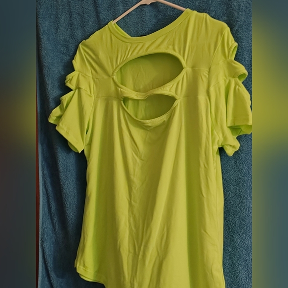Neon green top - Picture 1 of 1